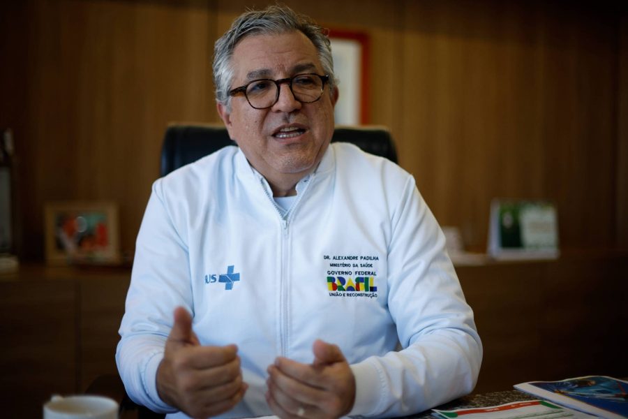 30456-saude-anuncia-3-000-bolsas-de-residencia-medica-e-500-vagas-de-especialistas-no-sus-2048x1365-1