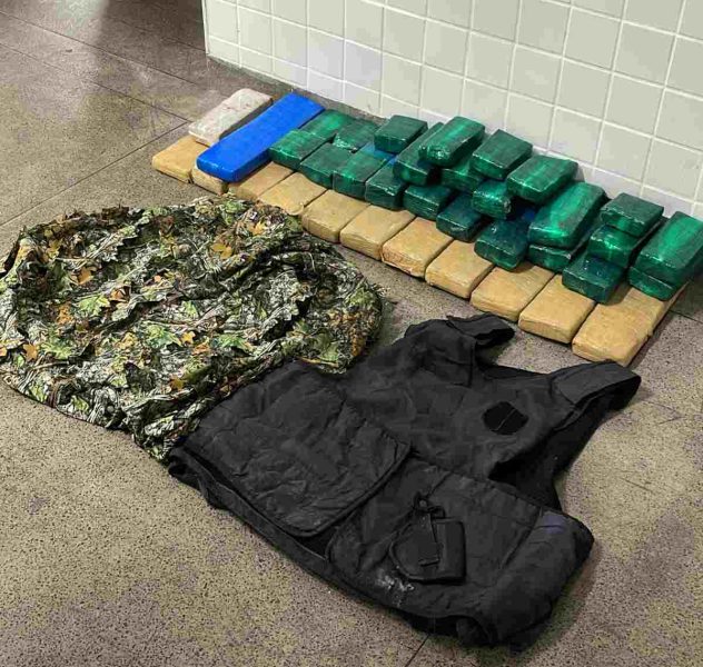 66a-CIPM-apreende-grande-quantidade-de-entorpecentes-em-acao-conjunta-em-Feira-de-Santana1