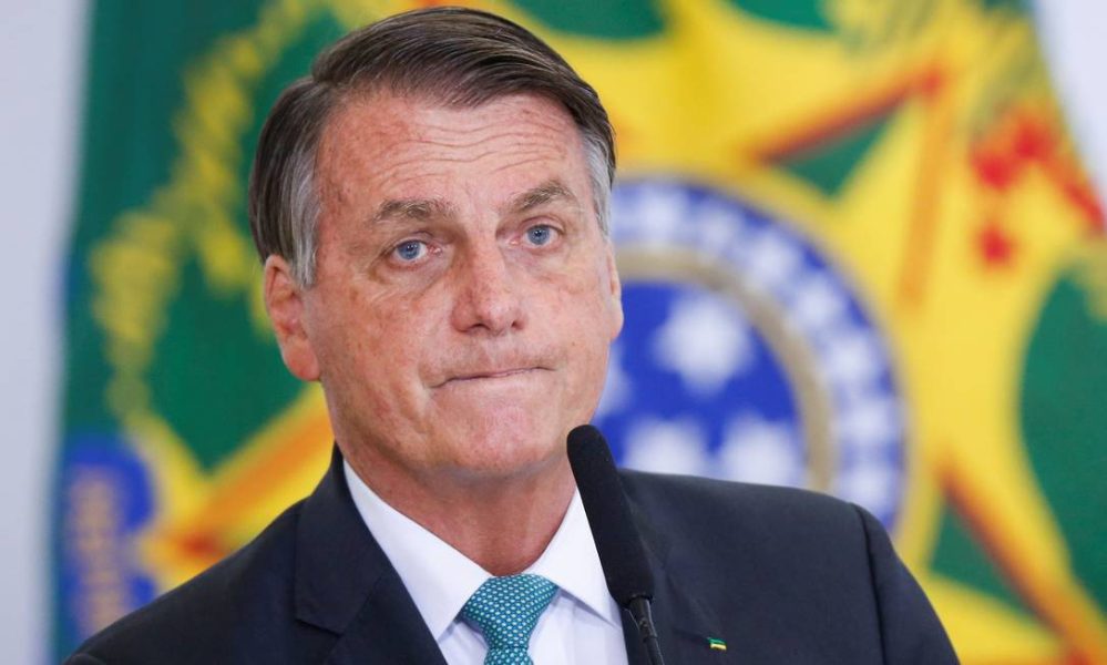 95276618_Brazils-President-Jair-Bolsonaro-looks-on-during-a-ceremony-at-the-Planalto-Palace-in-Bras 95276618_Brazils-President-Jair-Bolsonaro-looks-on-during-a-ceremony-at-the-Planalto-Palace-in-Bras