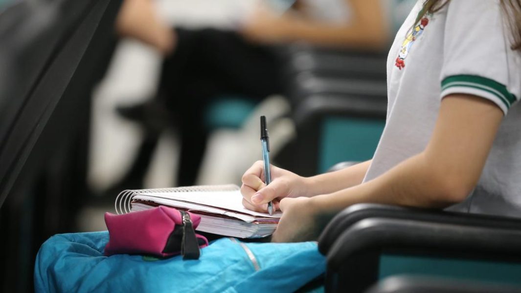 bolsa-cursinho-popular-ceara-estudante