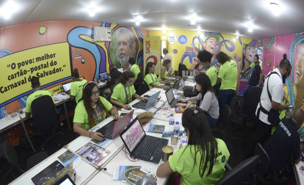 carnavaldessssleelelelelee_alo_alo_bahia