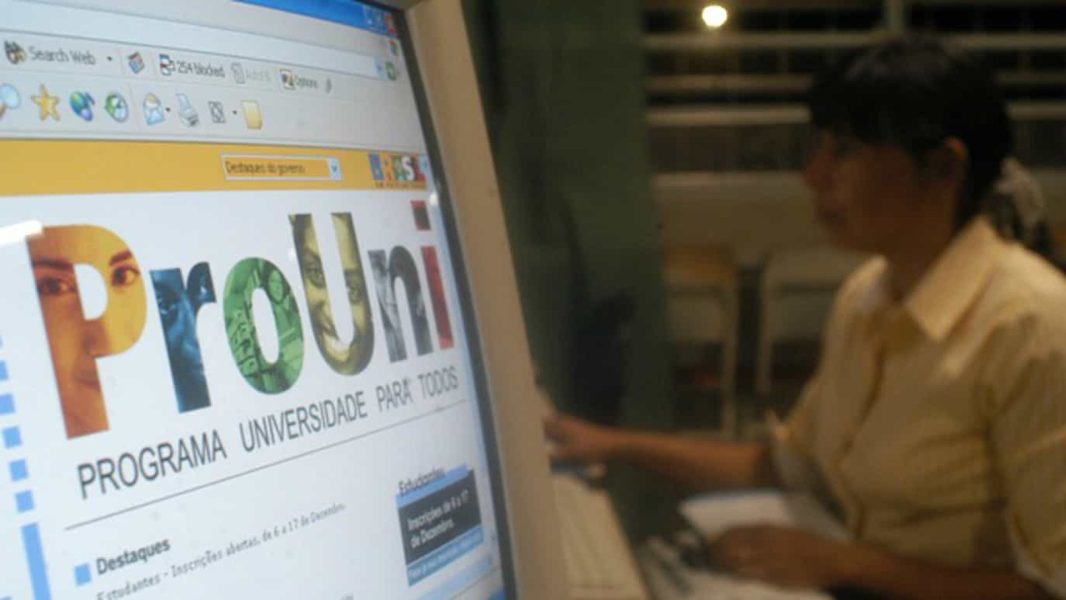 naom_5d1c8a83cc8b8 naom_5d1c8a83cc8b8