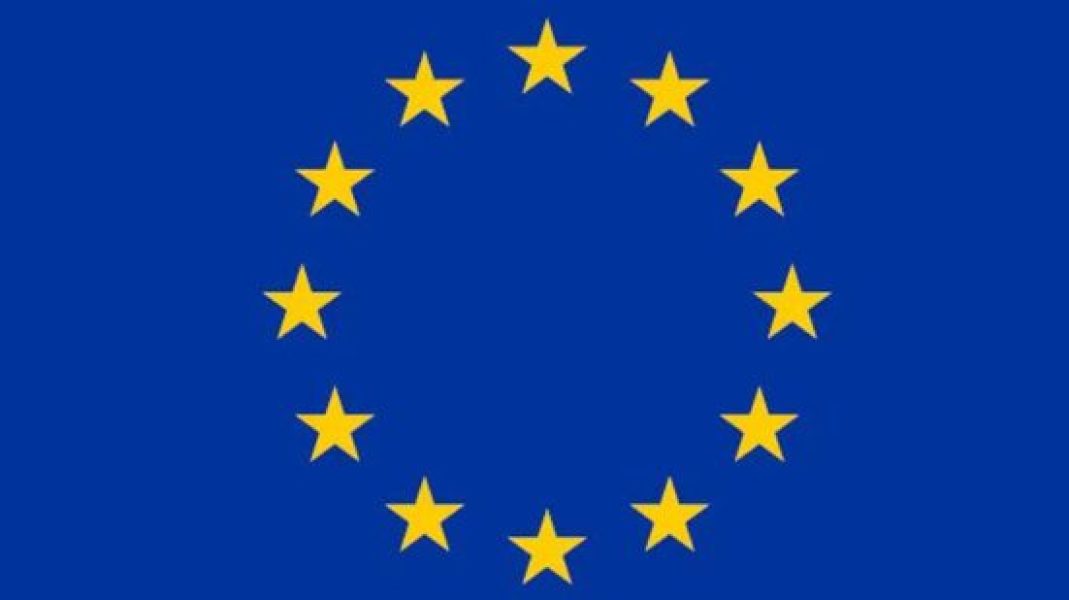 ue_suspende_retaliacao_contra_tarifas_dos_eua_e_aposta_em_negociacao_widemd ue_suspende_retaliacao_contra_tarifas_dos_eua_e_aposta_em_negociacao_widemd